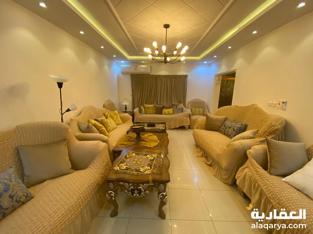 للبيــــــــع فيلا مساحة ٣٧٥ حي الوادي