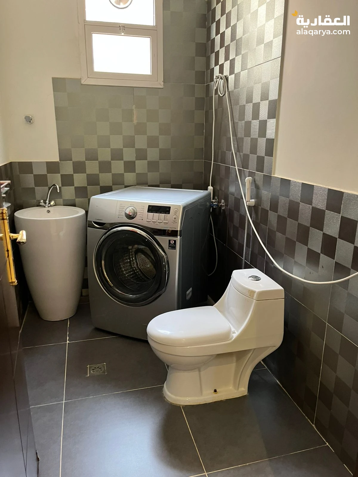 للبيــــــــع فيلا مساحة ٣٢٥ حي الياسمين