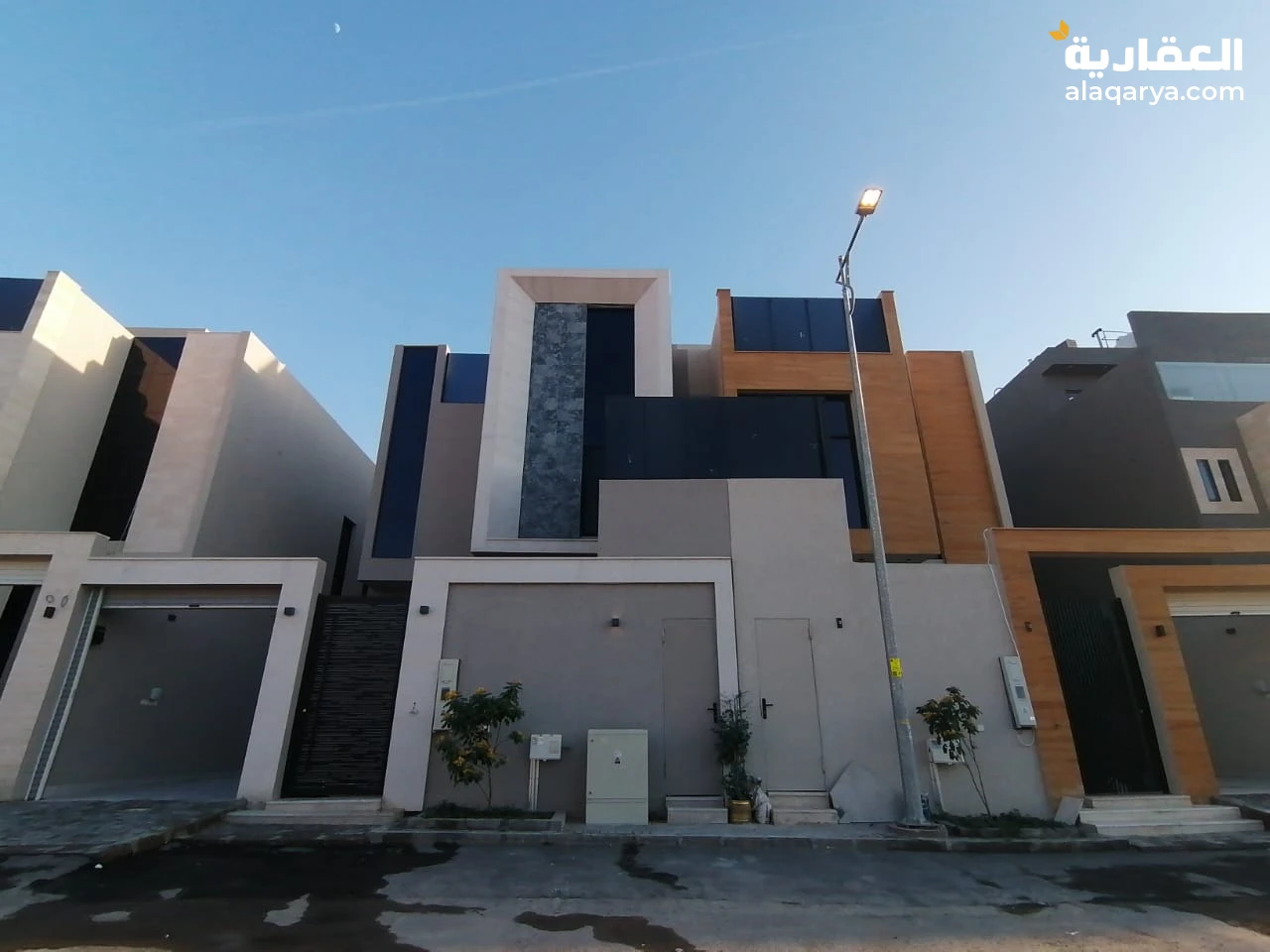 للبيــــــــع فيلا مساحة ٢٥٠ حي النرجس