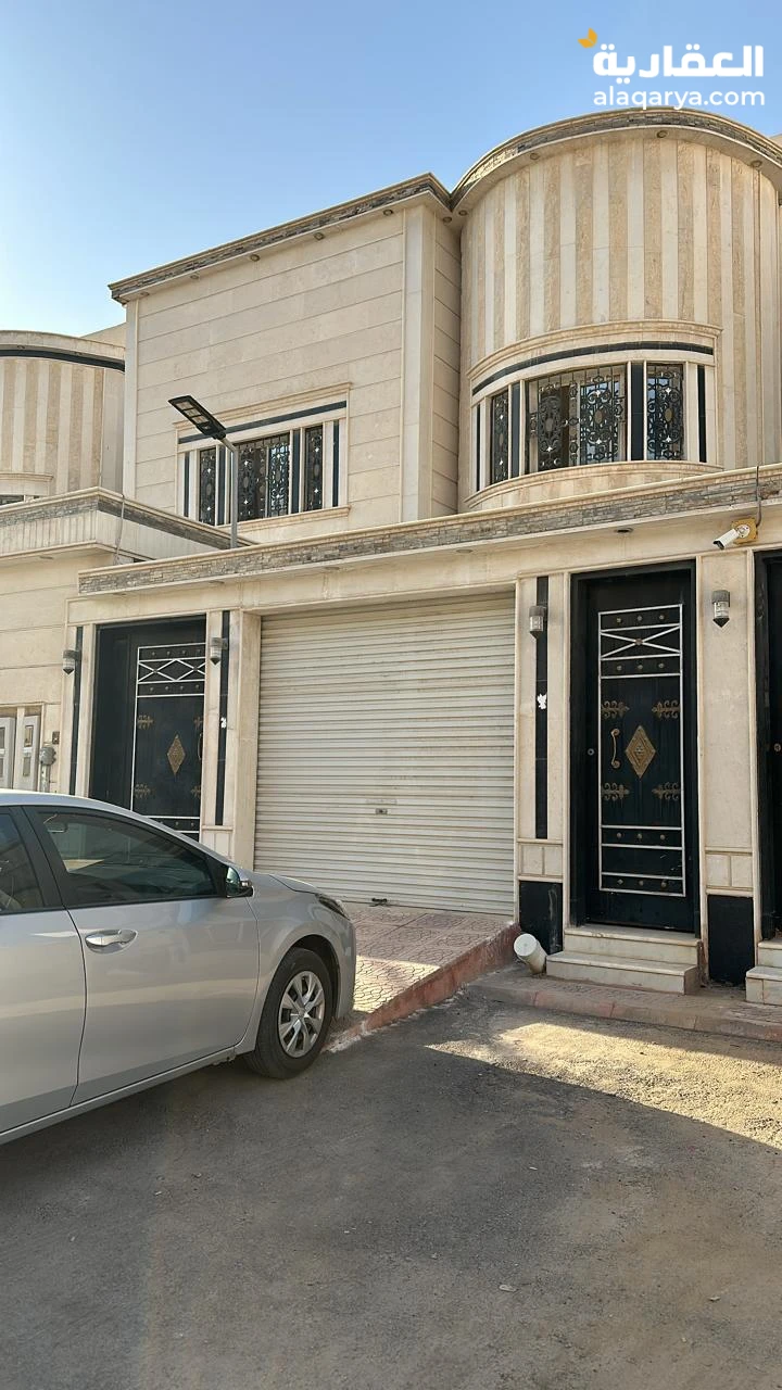 للبيــــــــع فيلا مساحة ٣٦٠ درج داخلي مع شقتين