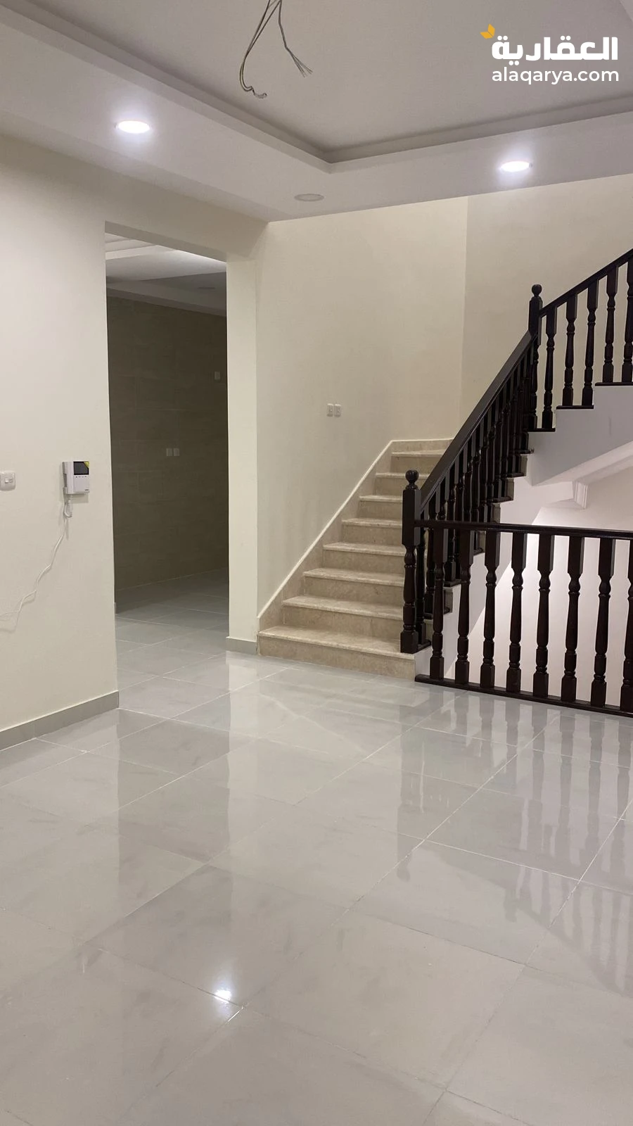 للبيع فيلا دورين درج داخلي الحمدانية حي الفلاح جده