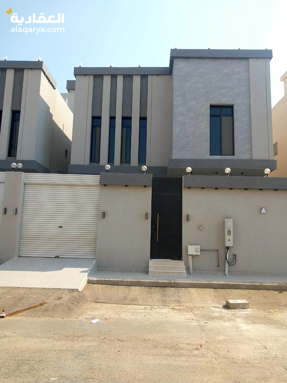 للبيع فيلا درج داخلدورين حي الفلاح