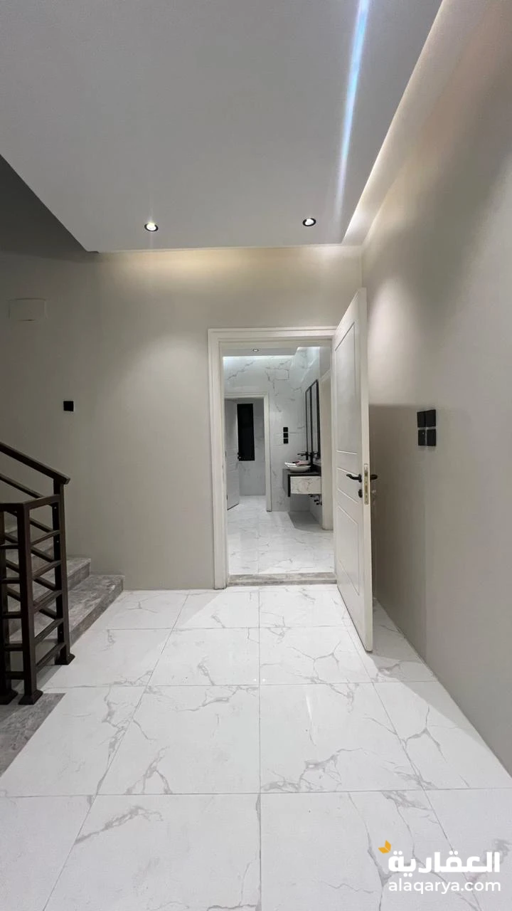 شقة دور كامل من 8 غرف في الشرايع بسعر مناسب