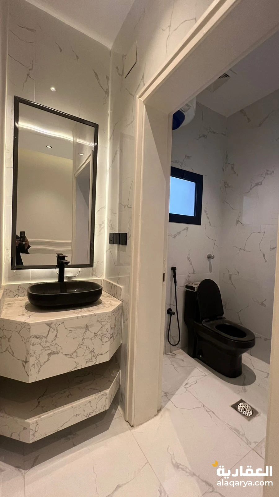 عمارة تجارية تحت التشطيب للبيع كامل العمارة