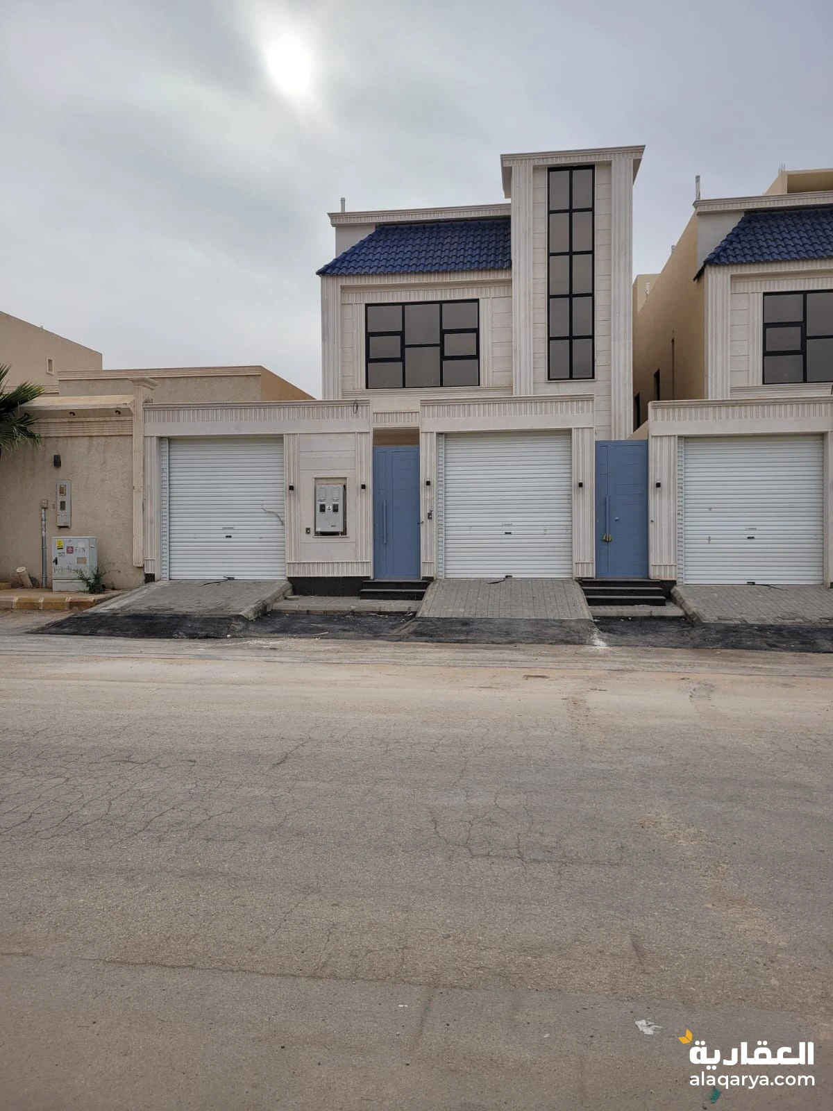 للبيع أدورا في فيلا كل دور بصك لحاله