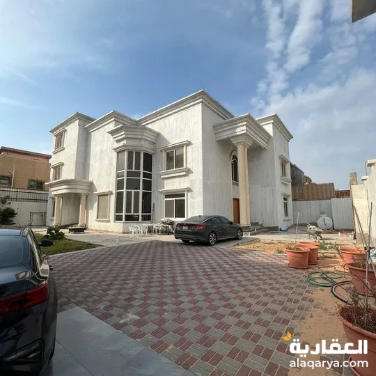 #للبيع فلة في حي الشاطئ الشرقي ( بناء شخصي اكتمال 80% )3,000,000