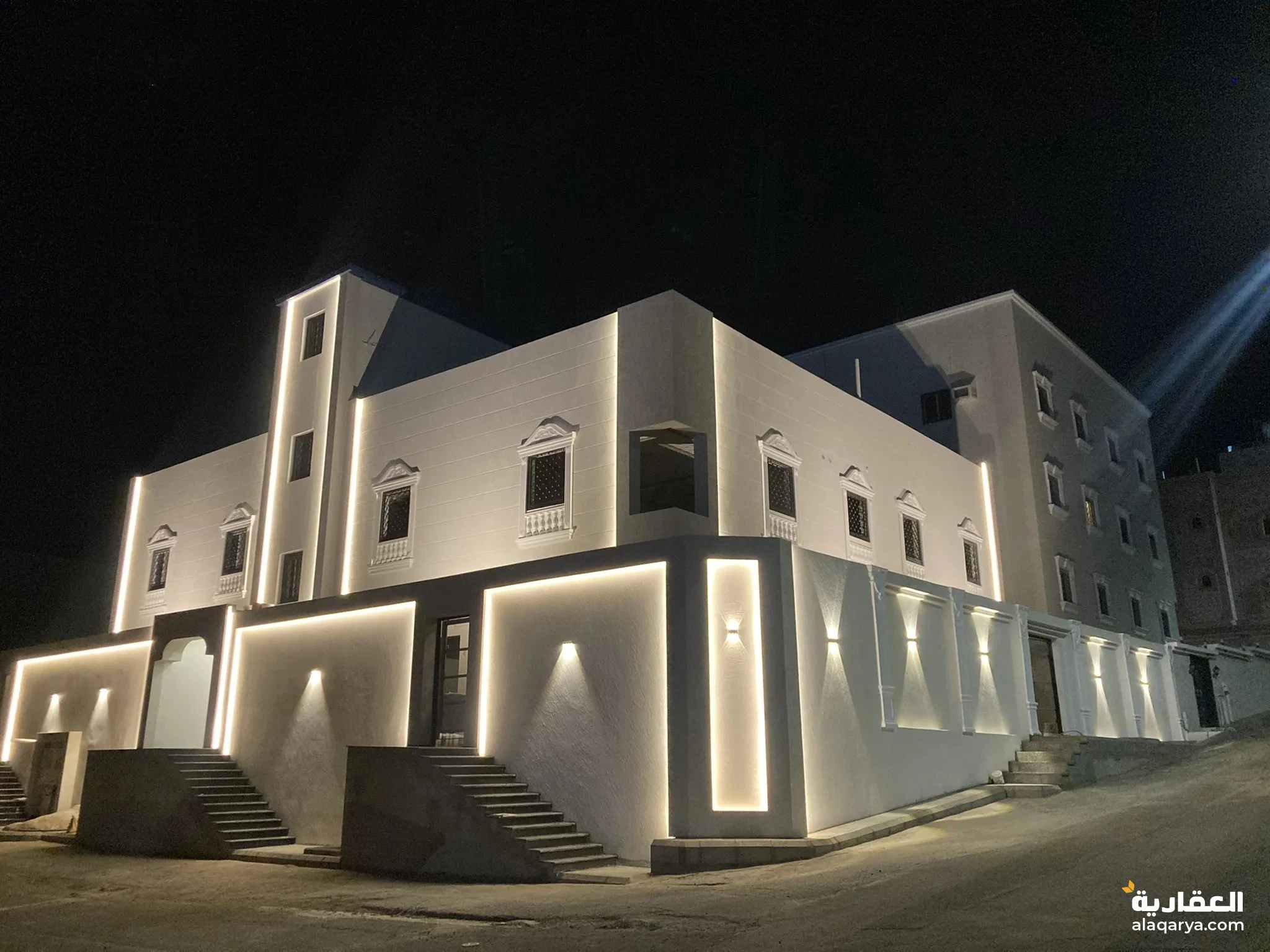 @ للبيع بيت بمساحة 582 متر في الطائف