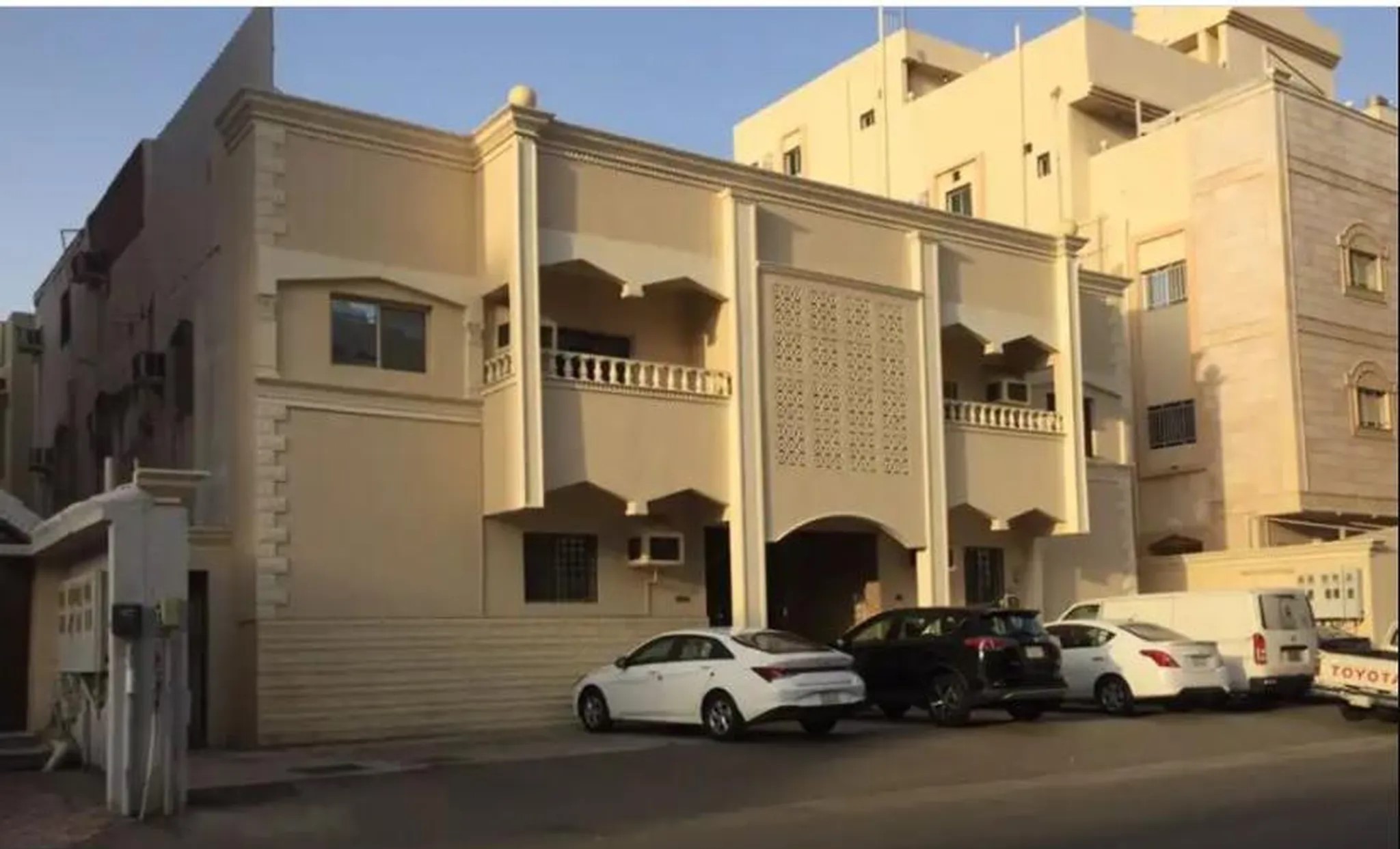@ للبيع عمارة بمساحة 550 متر في جدة