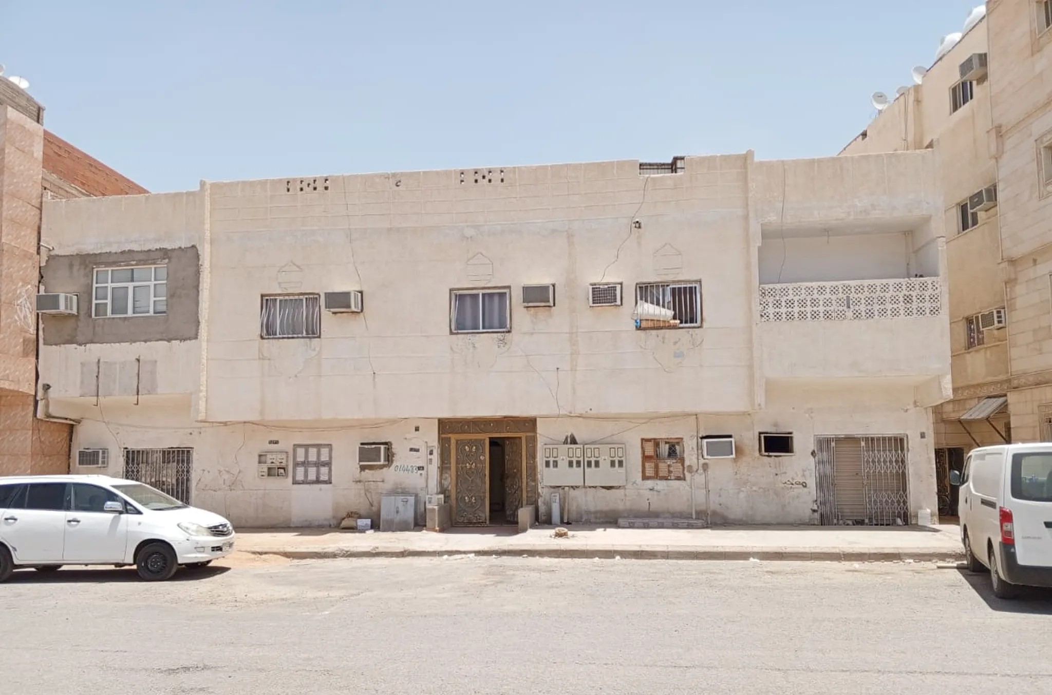 @ للبيع عمارة بمساحة 700 متر في المدينة