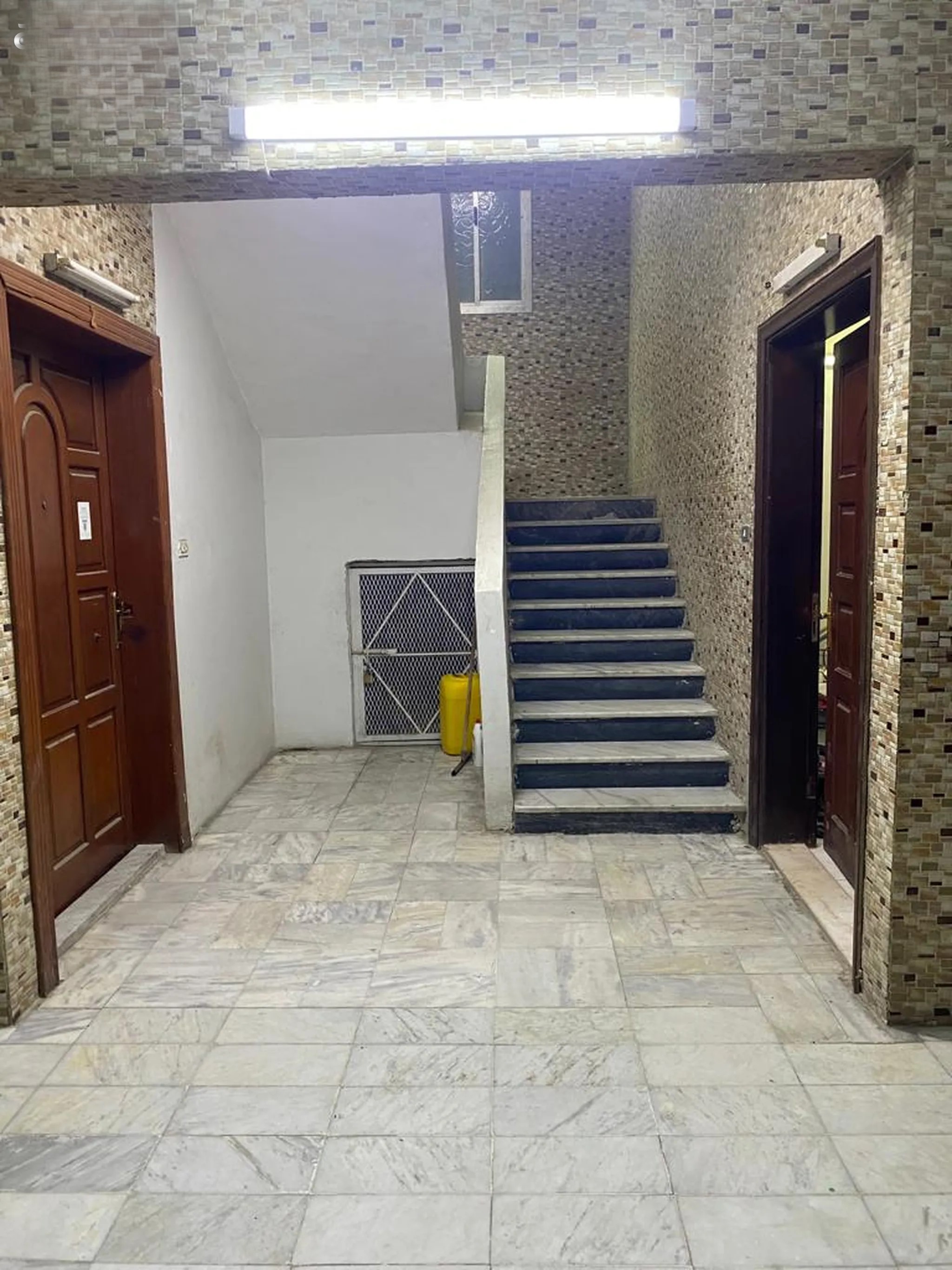 @ للبيع بيت بمساحة 550 متر في جدة