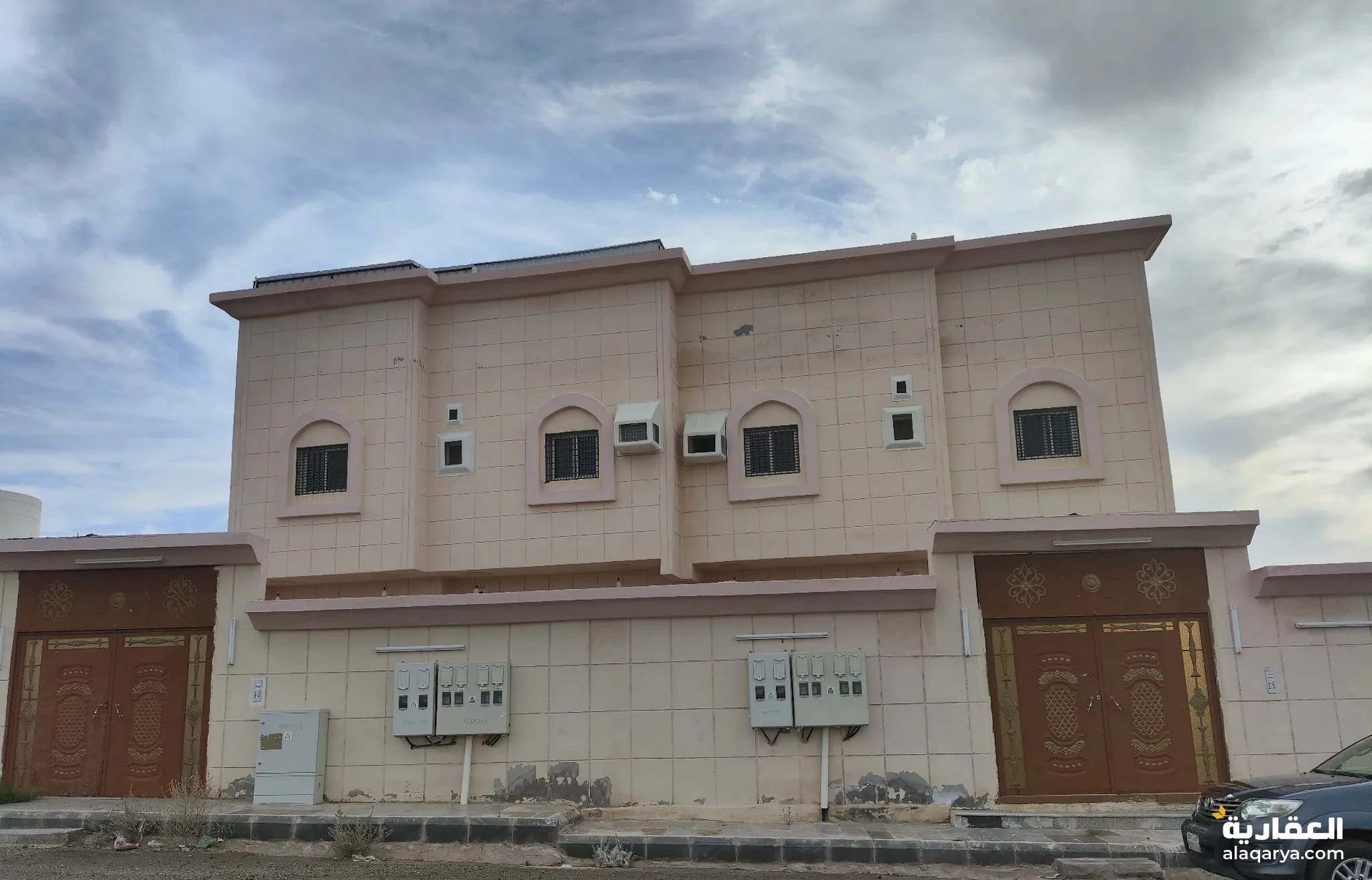 @ للبيع بيت بمساحة 888 متر في المدينة