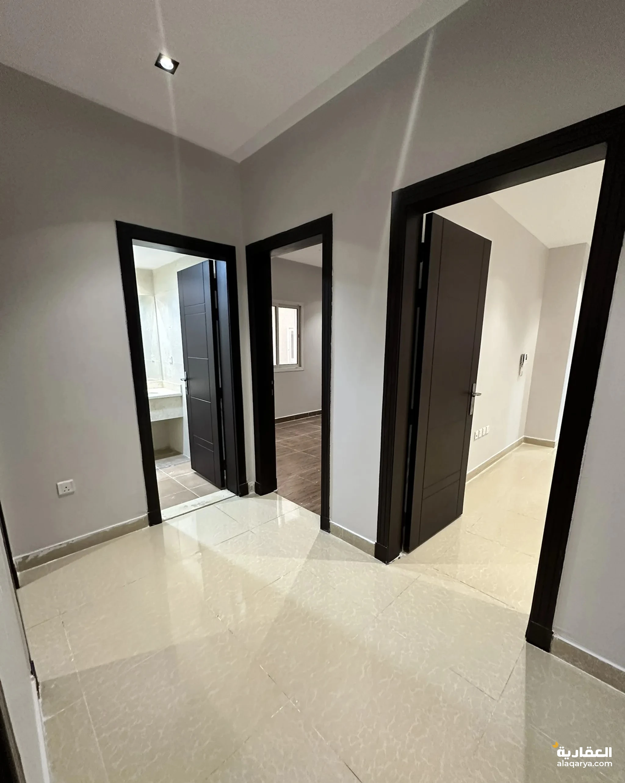 @ للبيع عمارة بمساحة 120 متر في الرياض