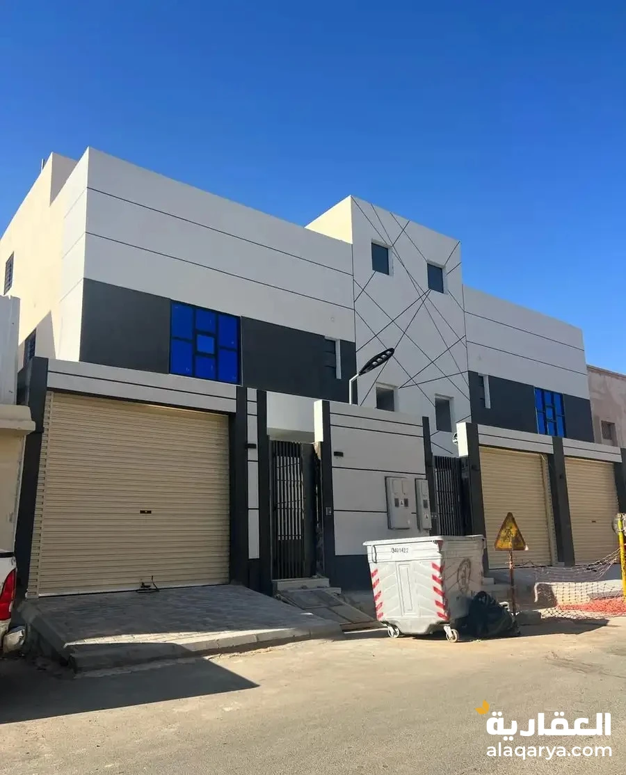 #للبيع دور علوي 270 م مع سطح خاص في الفواز