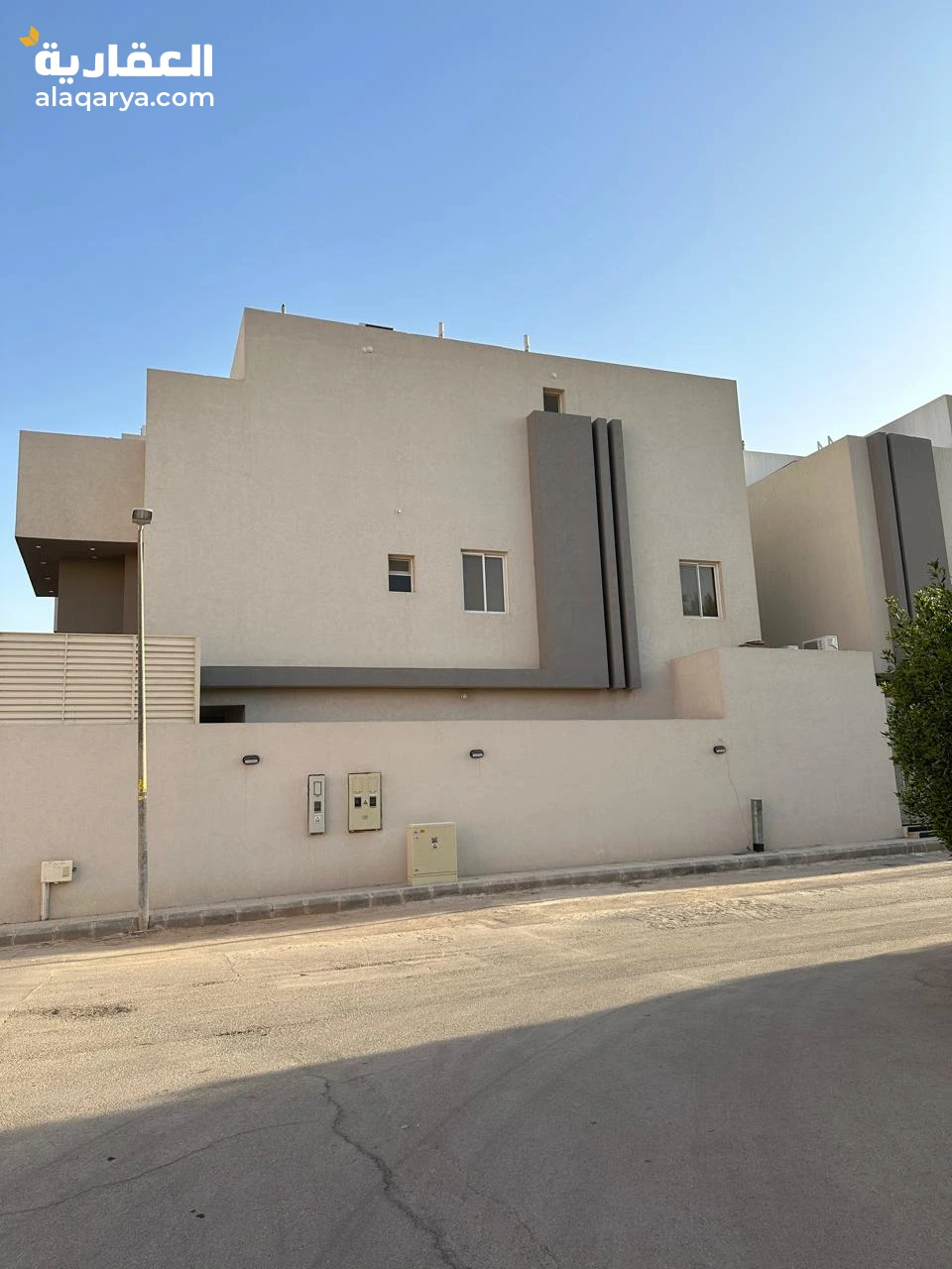 للبيع عمارة سكنية حي الورود