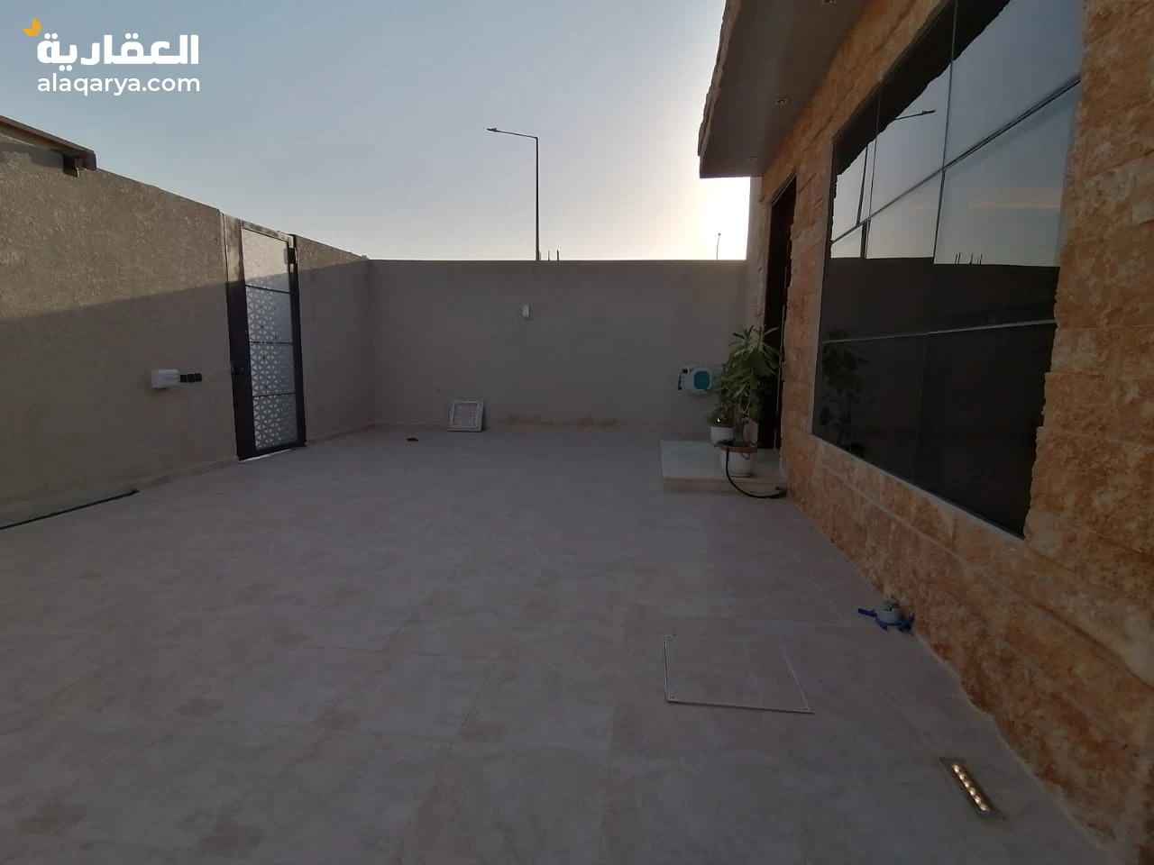 للبيــــــــع فيلا مساحة ٣٦٤ حي العارض