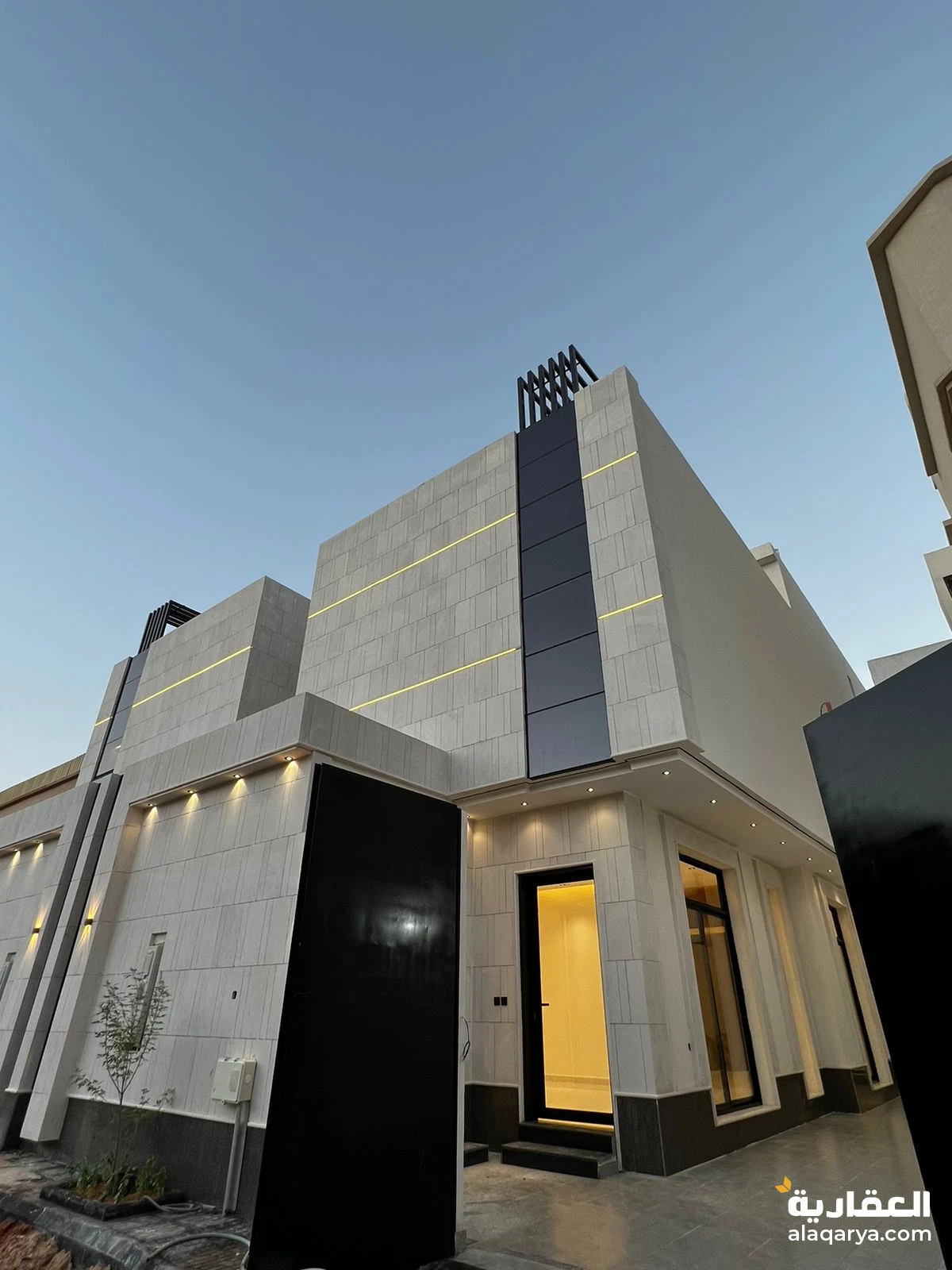 للبيع فيلا ٢٤٠ متر