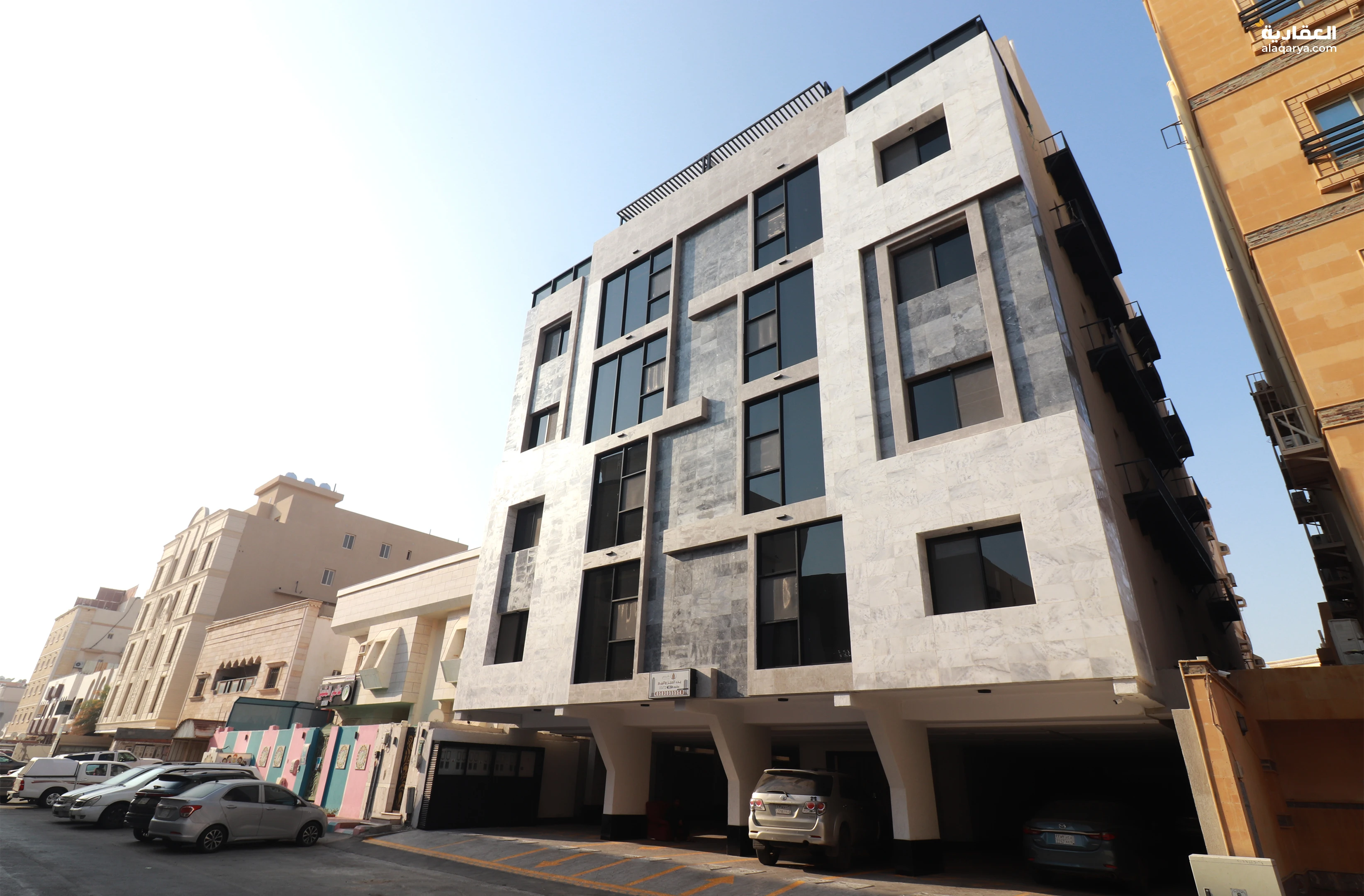 شقة 5 غرف بجدة حي النعيم  أمامية