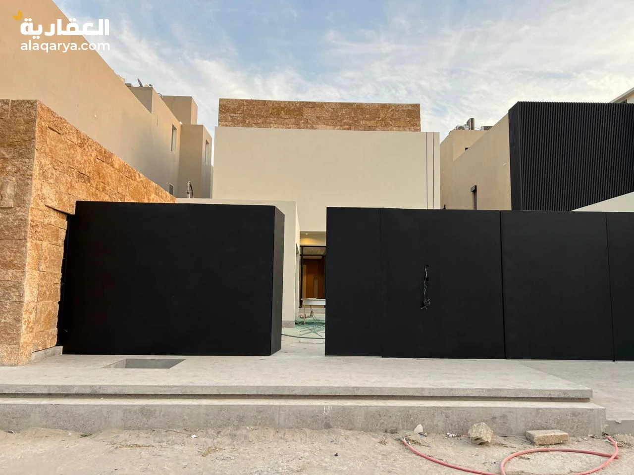 فيلا للبيع في حي النرجس جنوب سلمان