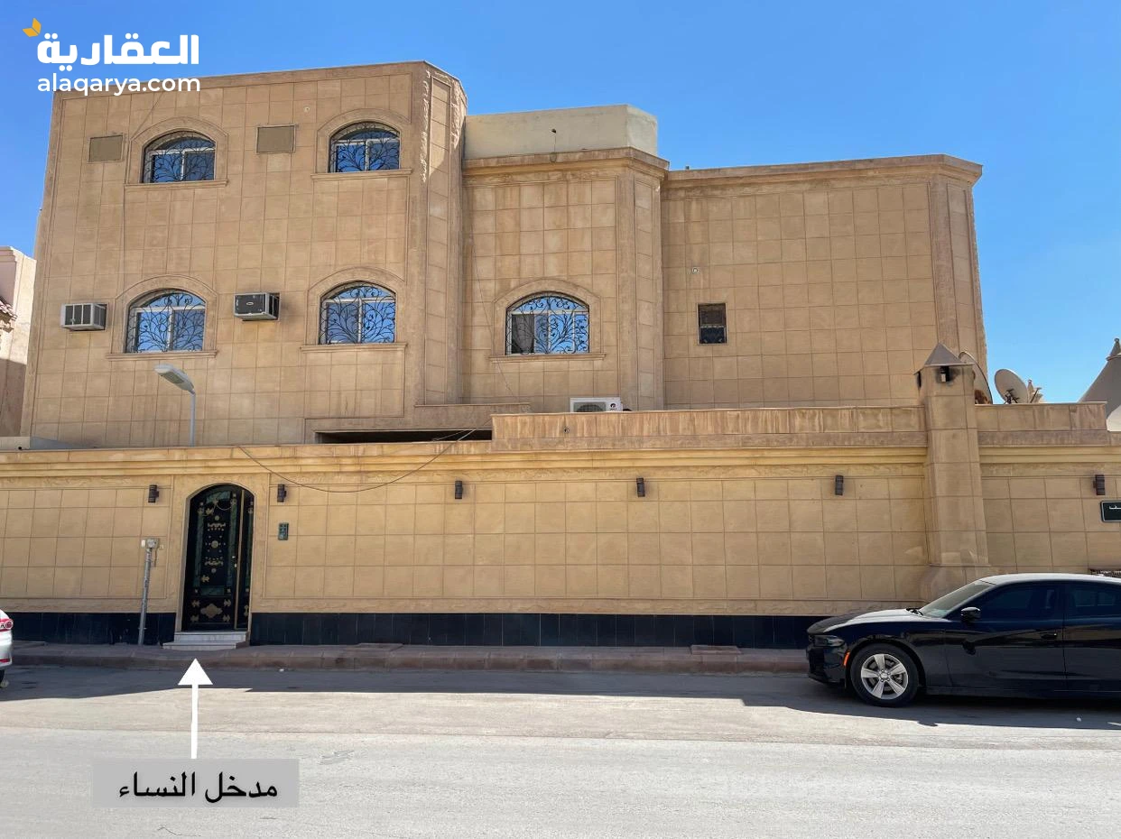 للبيع فيلا في حي الخليج دور وثلاث شقق زوايه علي شارعين