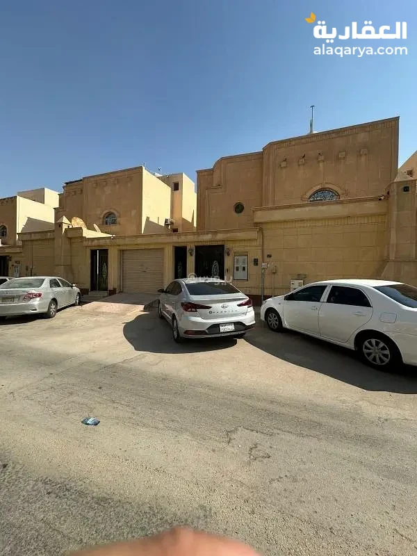 #فلل 7 غرف نوم للبيع في اشبيلية