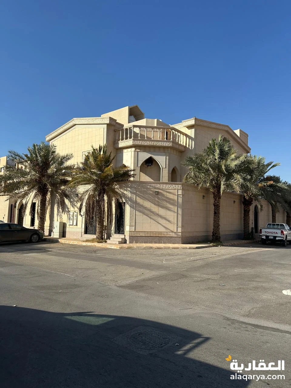 فيلا للبيع بحي ظهرة لبن زاوية