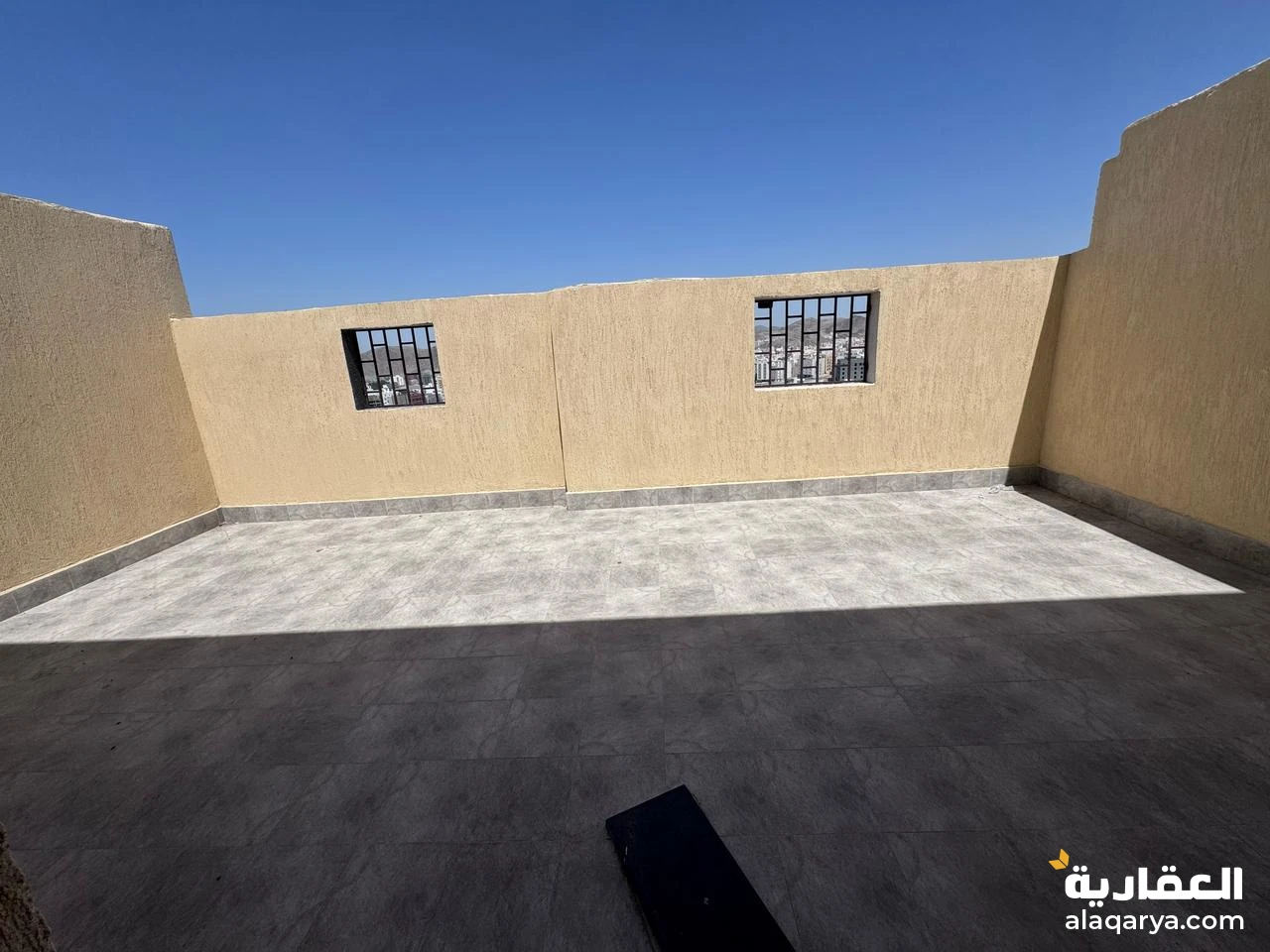 ملحق روف مع السطوح 5 غرف بمكة المكرمة للبيع قريب الحرم