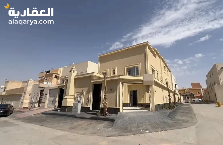 #للبيع فيلا مع شقتين في حي لبن