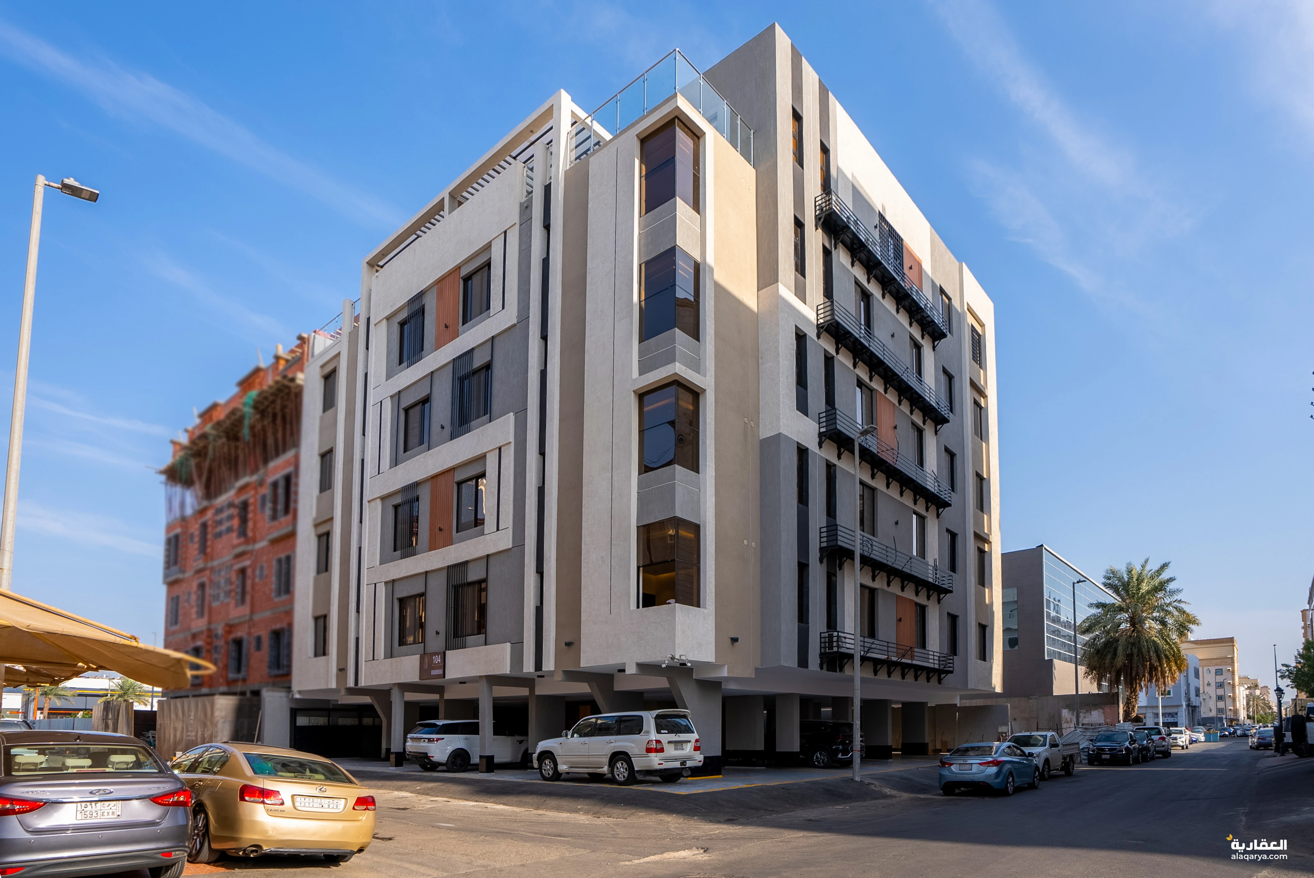 شقة 4 غرف بحي الروضة تقبل الكاش والبنك أفراغ فوري