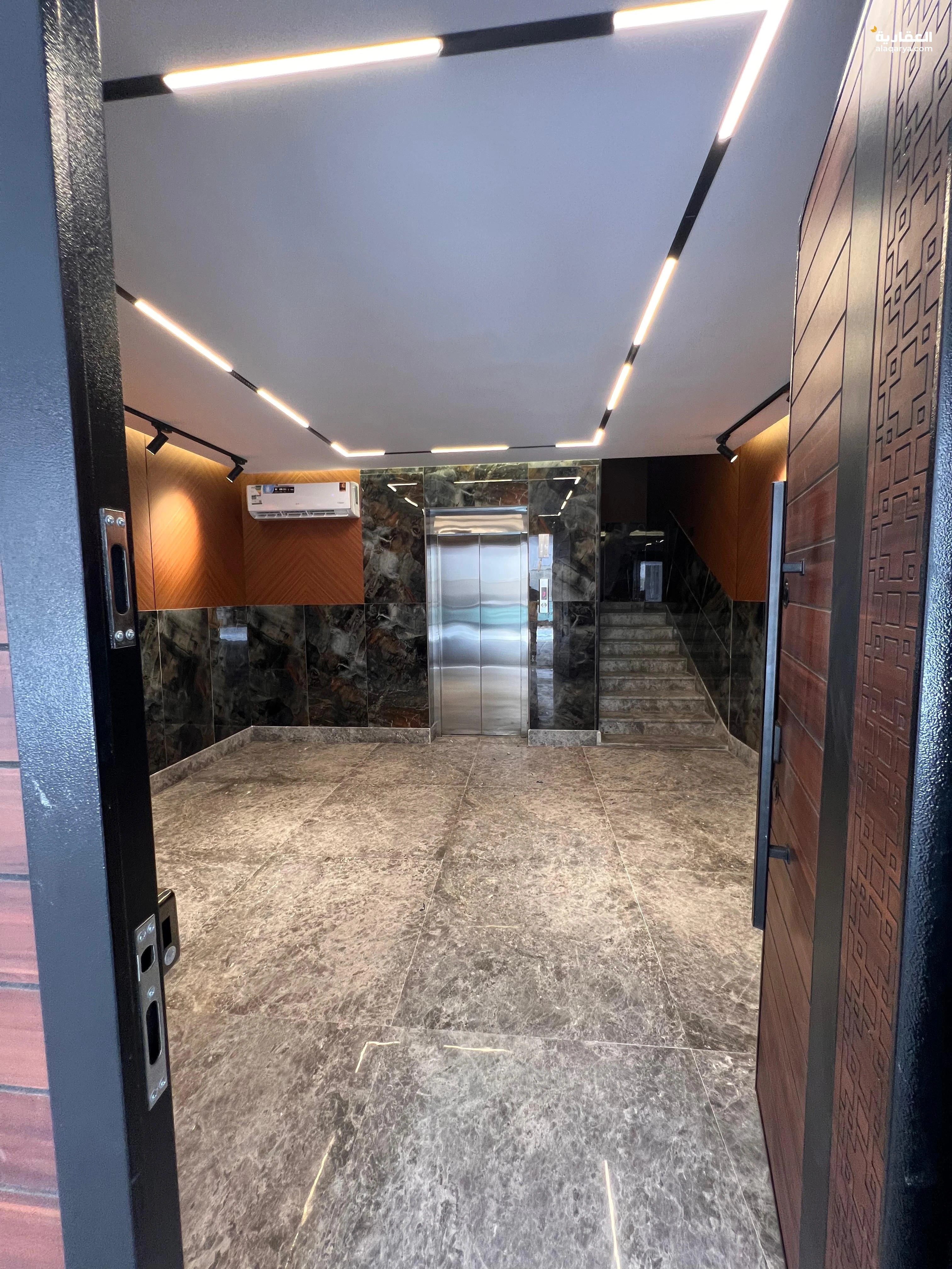 شقق وملاحق روفات للبيع بحي السلامة أفراغ فوري