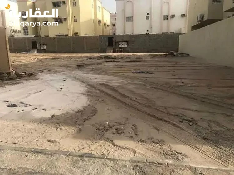 #للبيع – أرض سكنية في حي العوالي (خلف مكتبة جرير) – موقع مميز