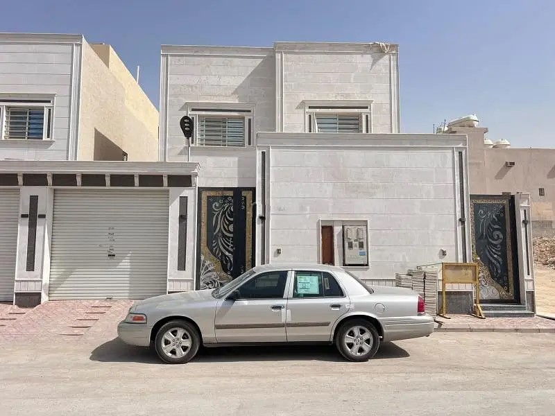 #للبيع دور علوي مع السطح375م