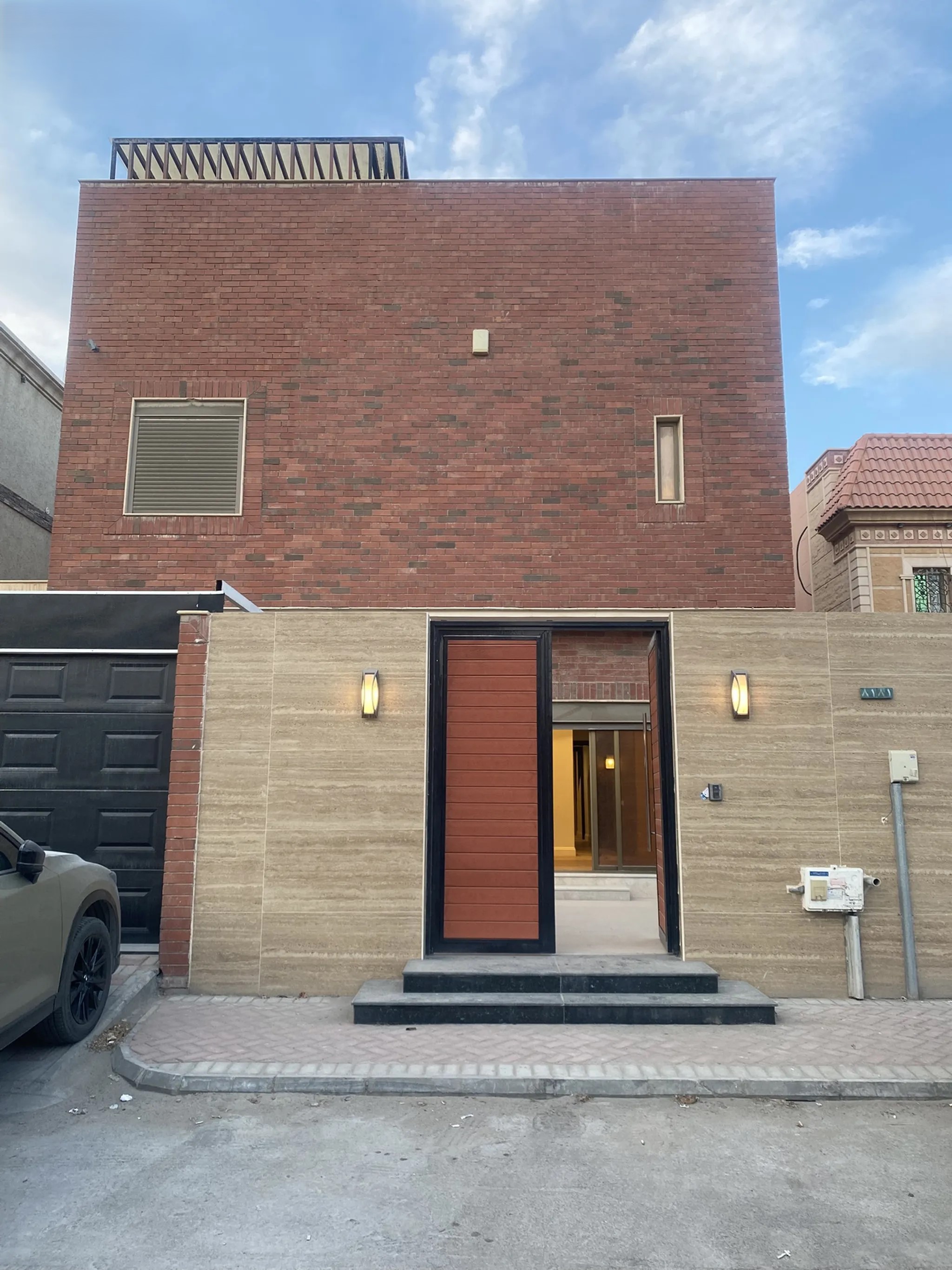 #فلة بحي الشعلة بتشطيب فاخر للبيع