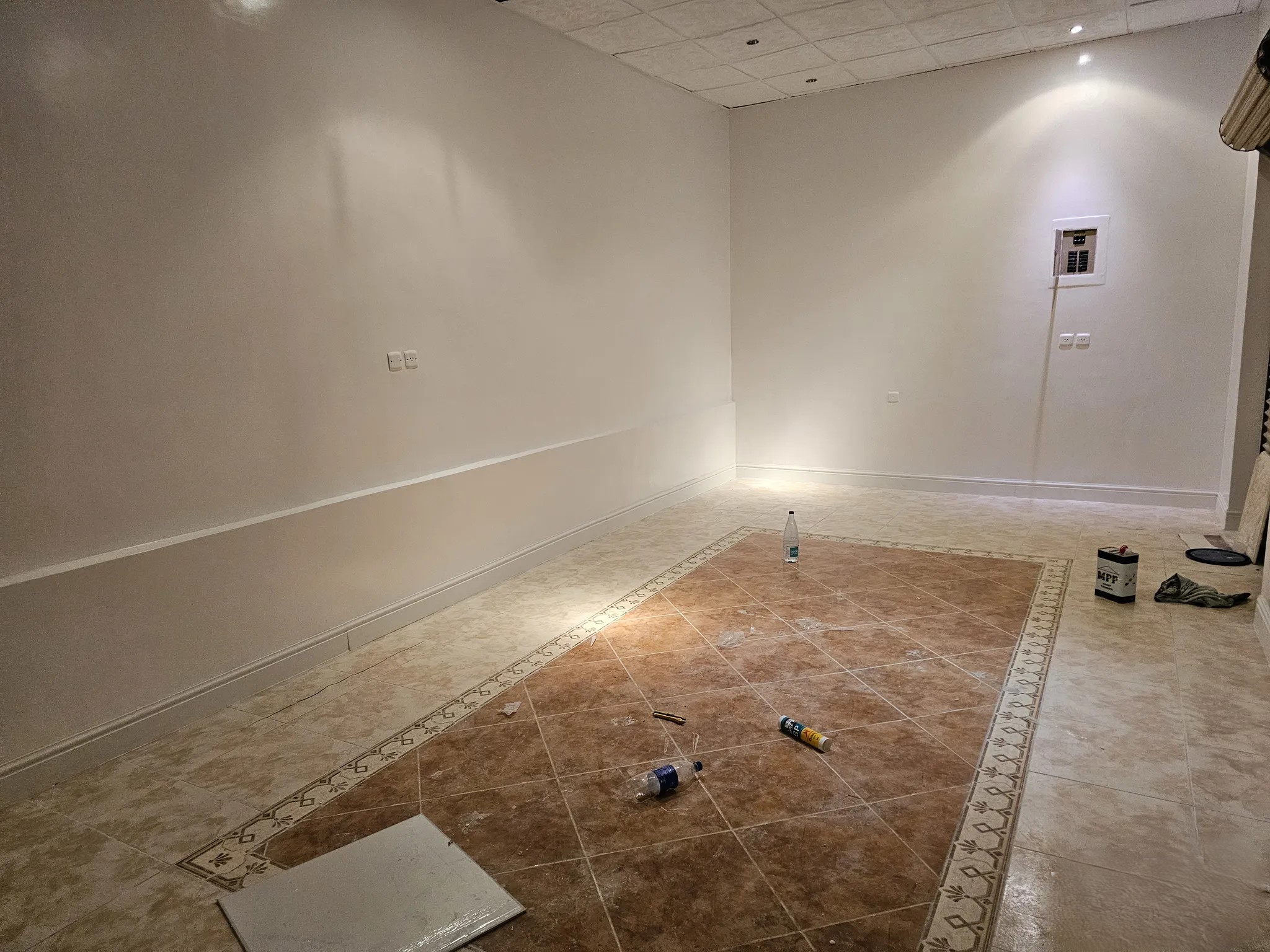 #محل تجاري في موقع استراتيجي بمخطط العنزي