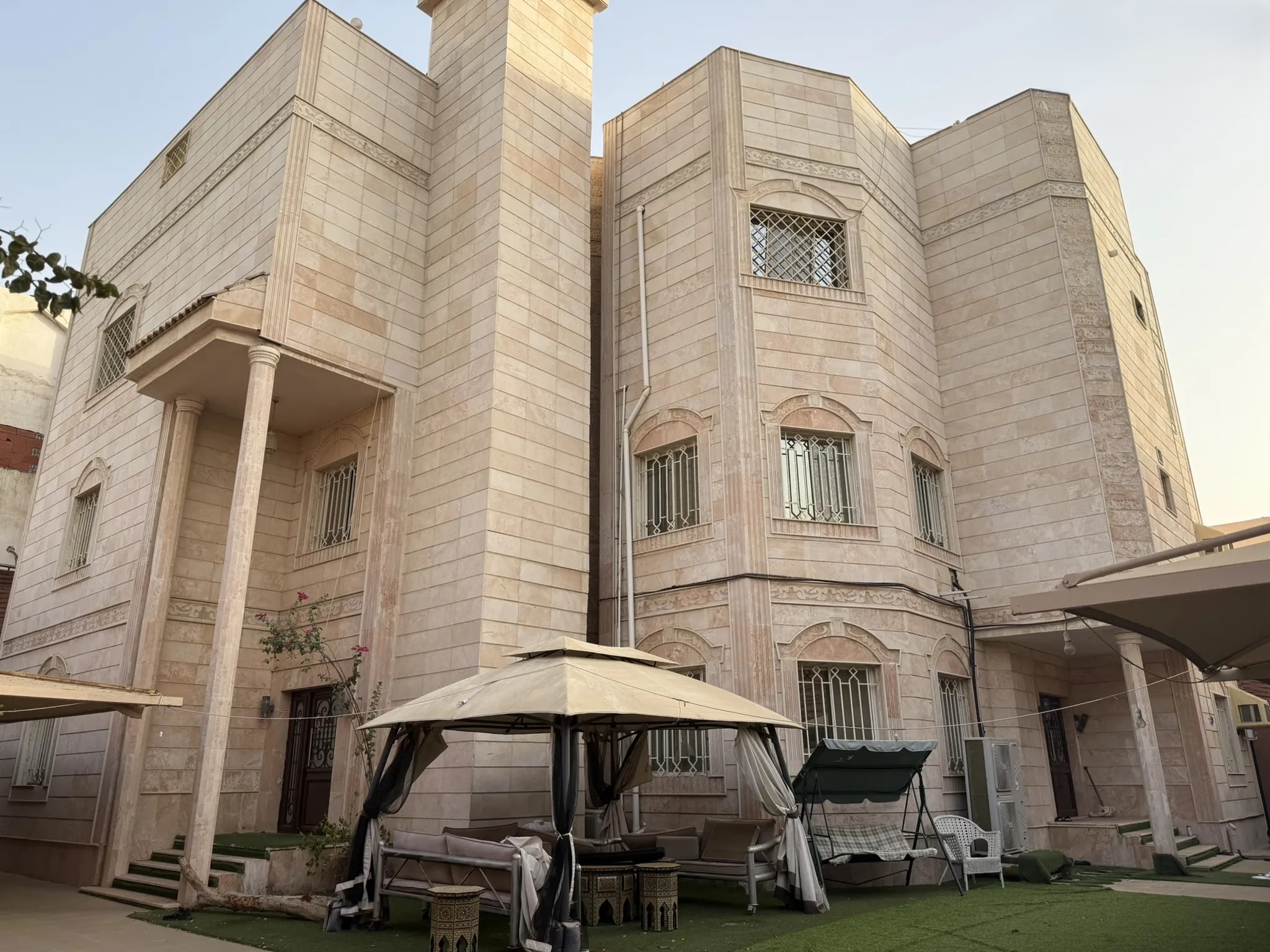 #فيلا دورين درج داخلي الدور الثالث شقه