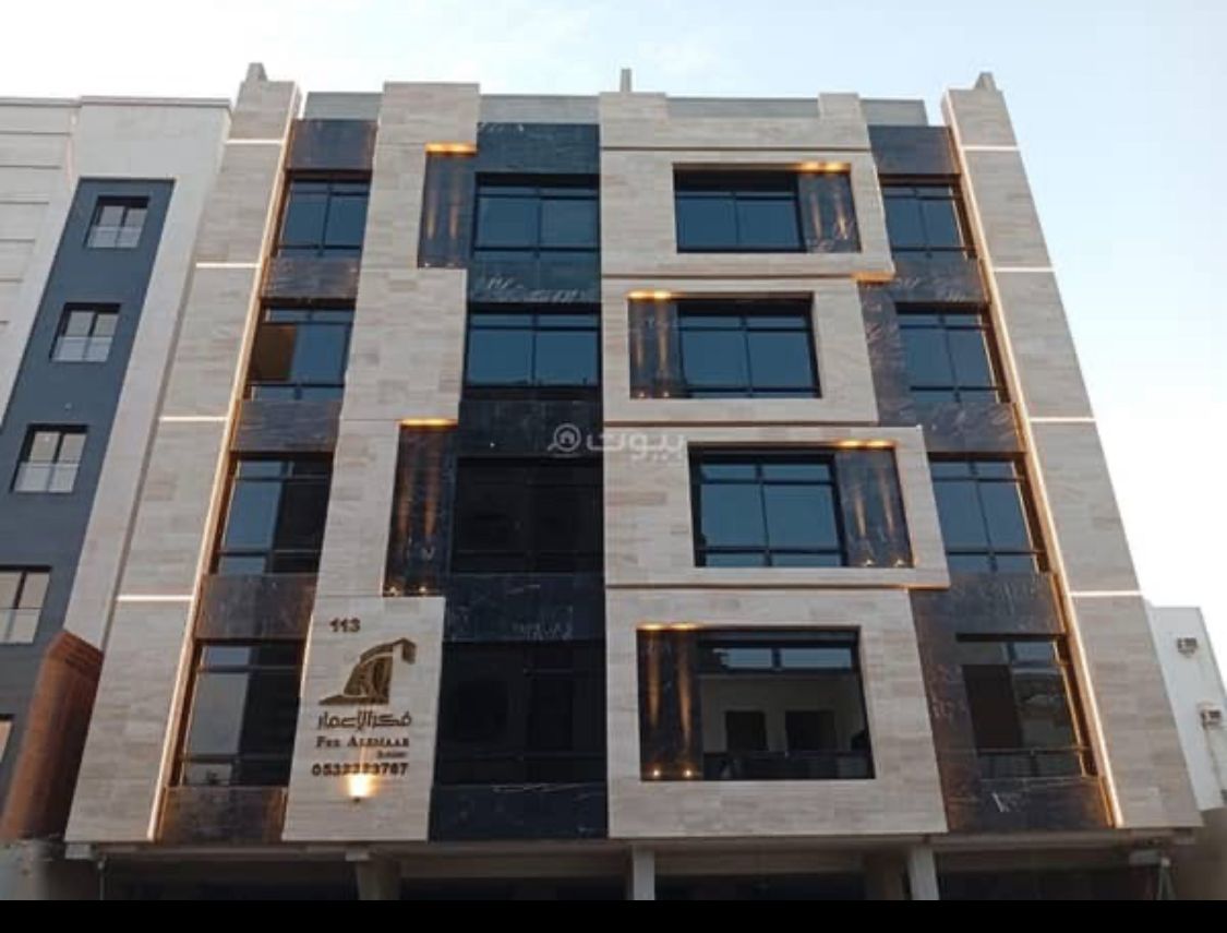 شقة 5 غرف بحي النعيم أمامية بمدخلين للبيع أفراغ فوري