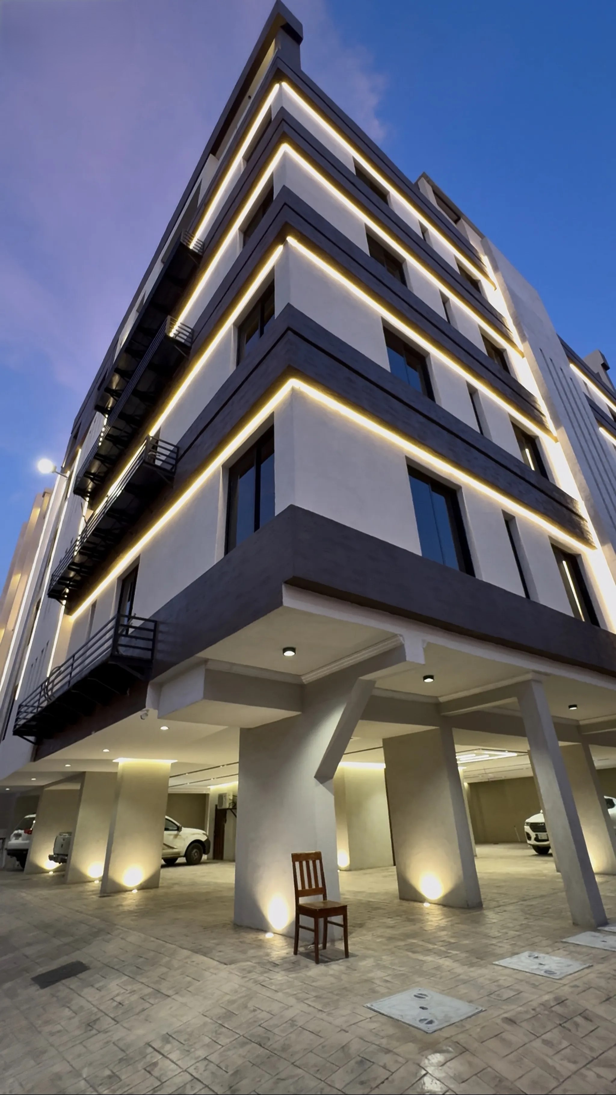 #ملحق روف للبيع في جدة حي الروضة على شارعين افراغ فوري