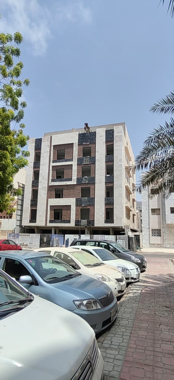 شقق وملاحق روفات للبيع بحي السلامة أفراغ فوري