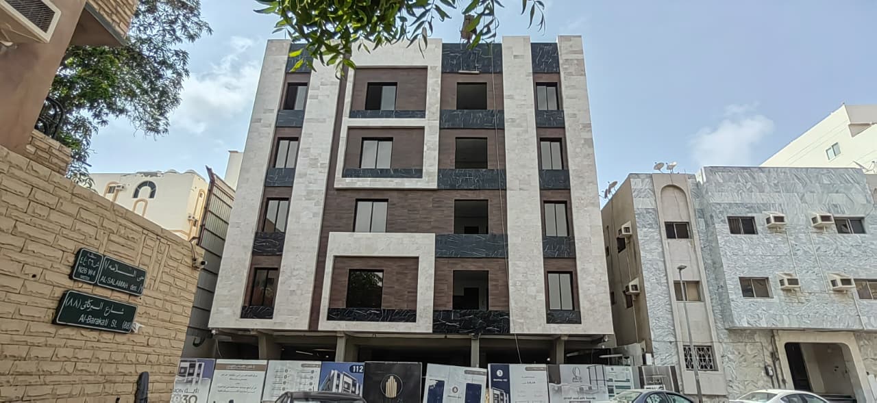 شقق للبيع بجدة حي السلامة أفراغ فوري امامية بمدخلين