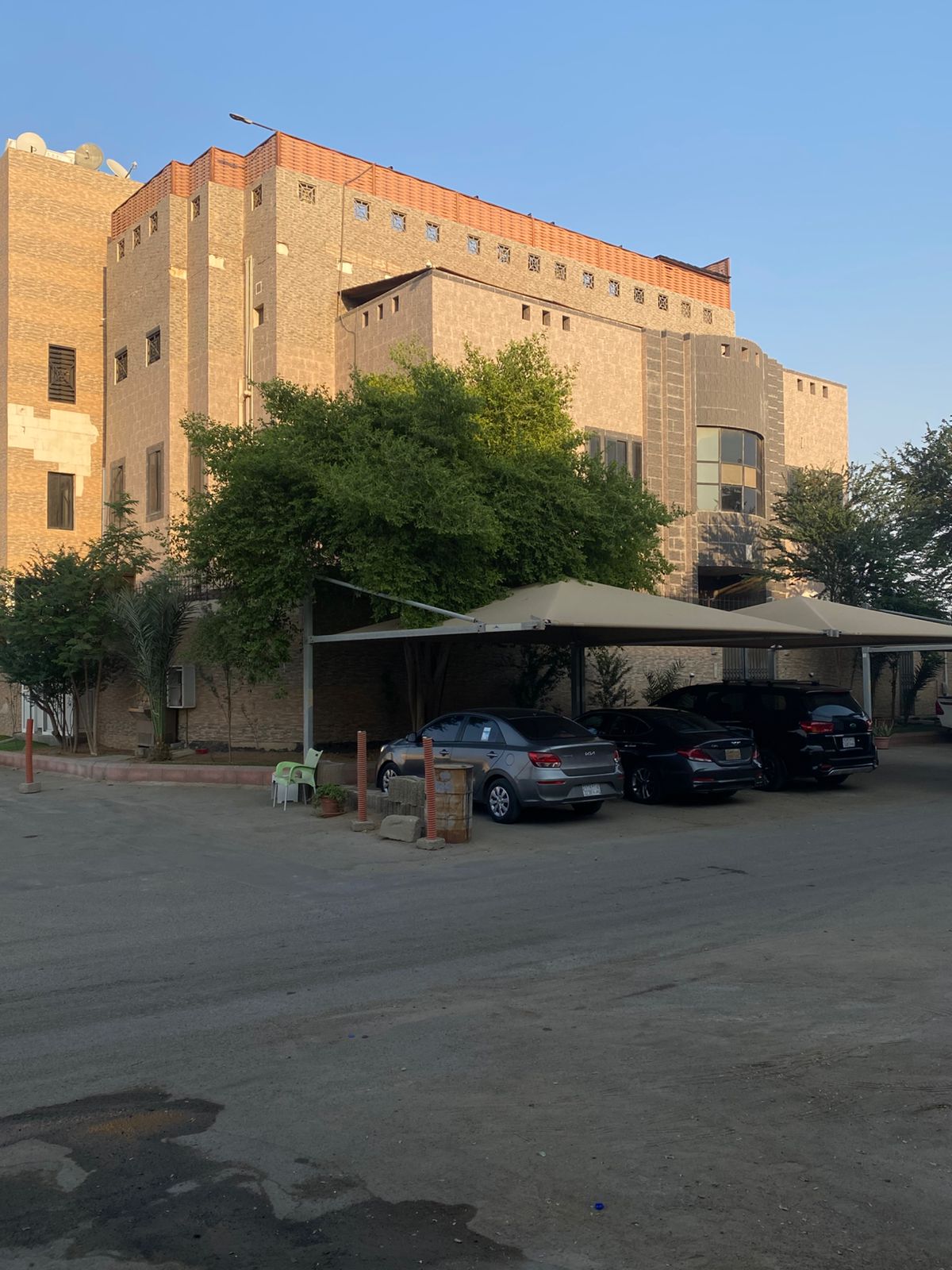 للايجار شقه فاخره في ابحر الشماليه حي الفردوس مخطط القادسيه