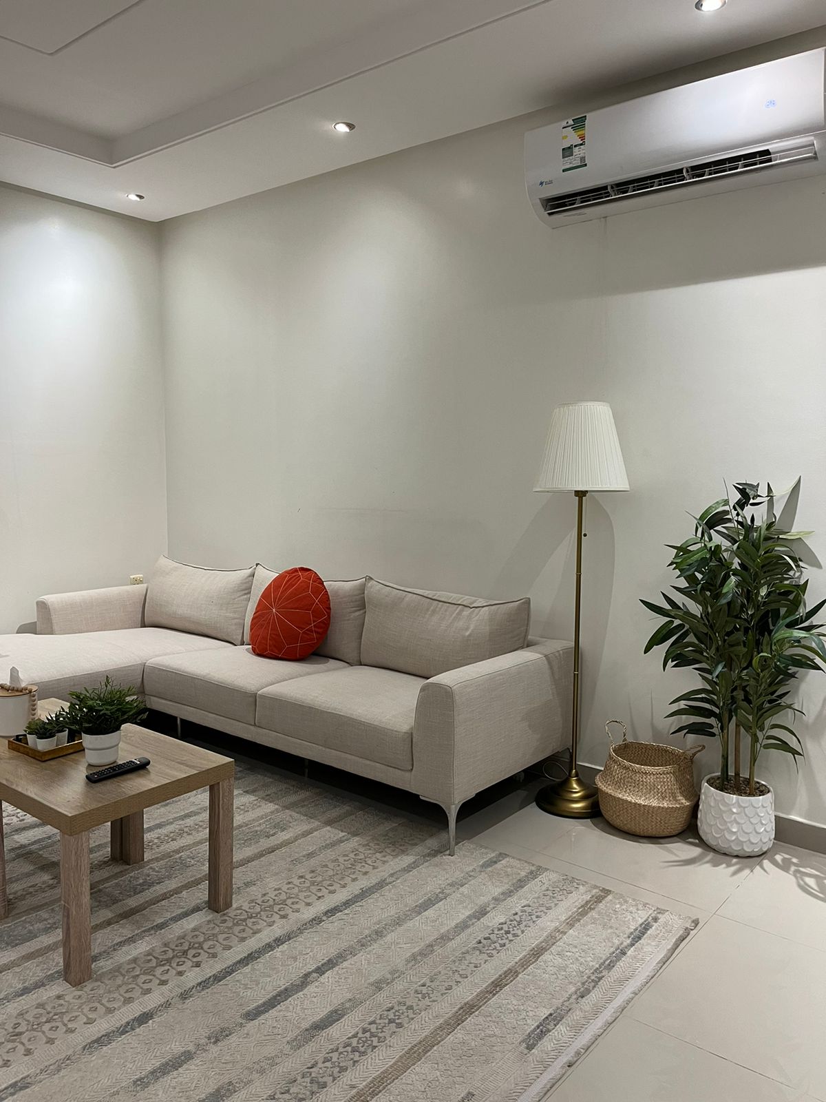 للبيــــــــع دور ارضي حي الياسمين