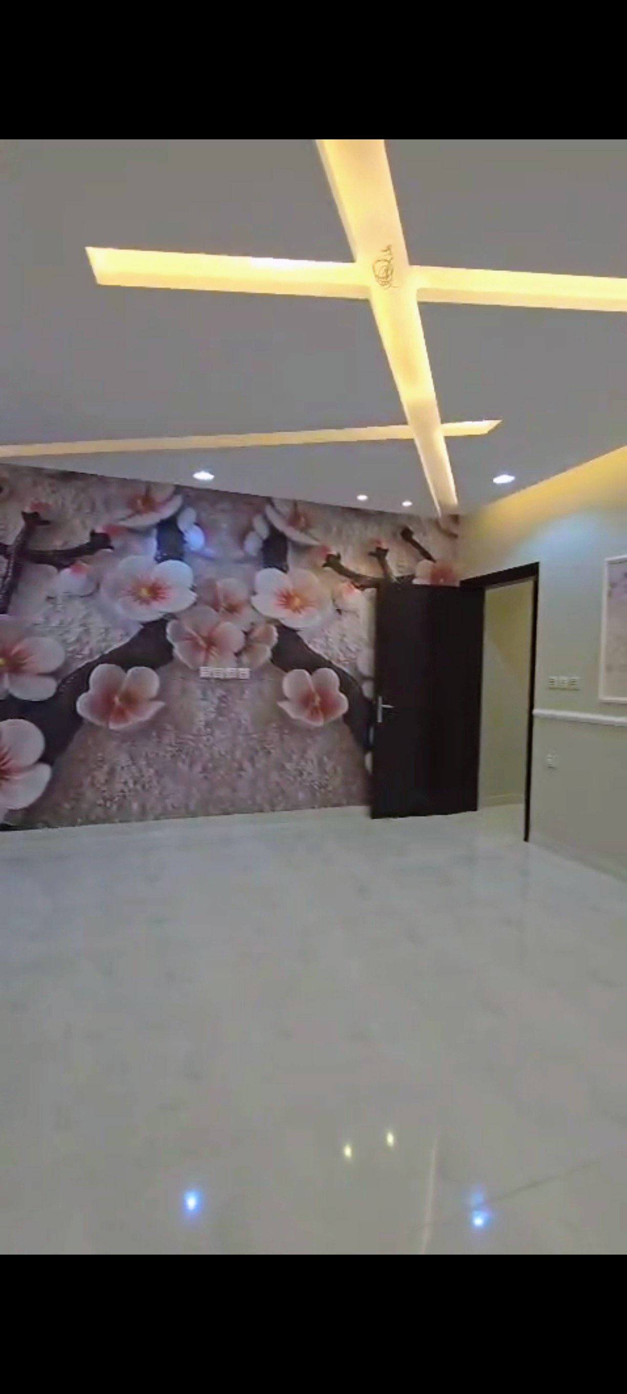 شقه فاخره للبيع في جده حي التيسير