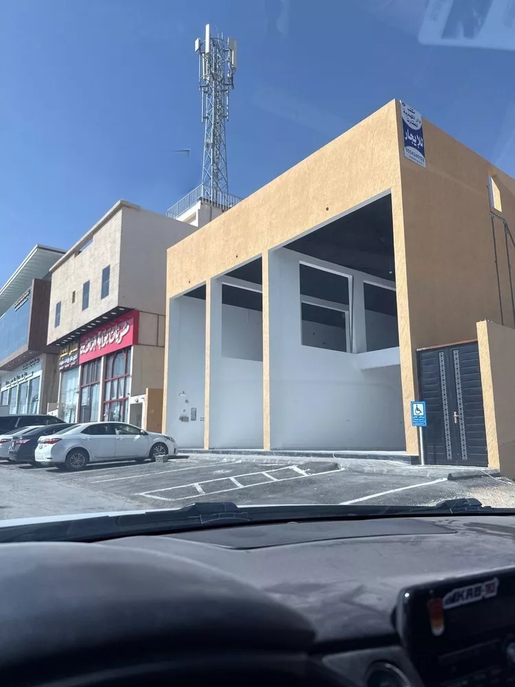 #📍 للبيع – عمارة تجارية على الشارع الرئيسي